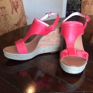 Red/coral coach wedges